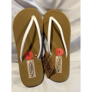New Women's Flojos Fiesta Tan White Flip Flops Womens Size 7 Flojos Flip Flops